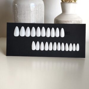 Press on nails blanc